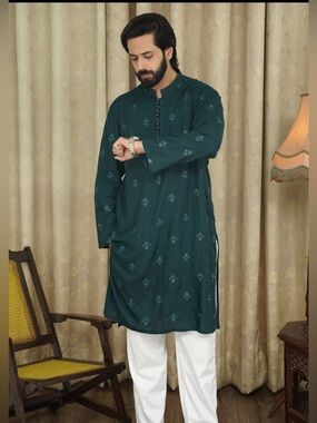 Men's Dark green Embroidered Kurta XL